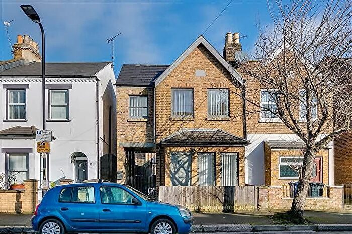 3 Bedroom Semi-Detached House To Rent In Saville Road, Chiswick, W4