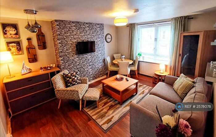 2 Bedroom Flat To Rent In Linksfield Place, Aberdeen, AB24