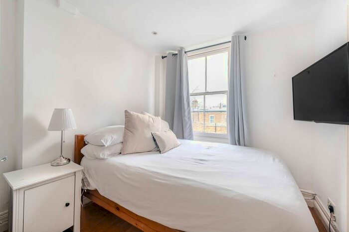1 Bedroom Flat To Rent In Cambridge Gardens, North Kensington, London, W10