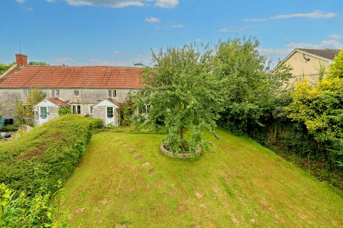 3 Bedroom Semi-Detached House For Sale In Wraxall, BA4