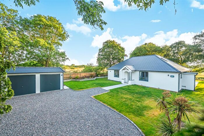 4 Bedroom Detached Bungalow For Sale In Pluckley Road, Charing, Ashford, TN27