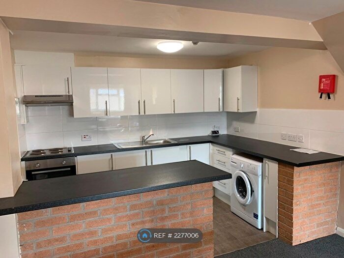 3 Bedroom Terraced House To Rent In Stokes Croft, Bristol, BS1