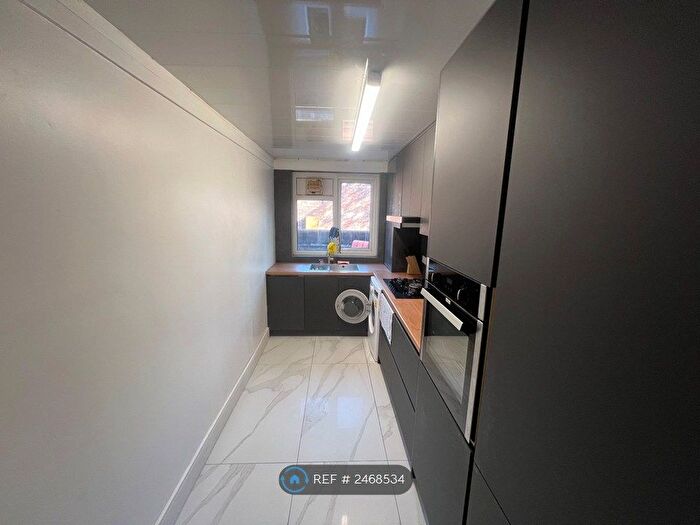 2 Bedroom Flat To Rent In Tomlins Walk, London, N7