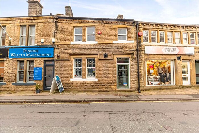 Terraced House For Sale In Huddersfield Road, Holmfirth, HD9