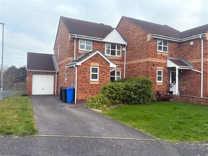 3 Bedroom Semi Detached House For Sale In Regent Court, Hoyland, Barnsley, S74