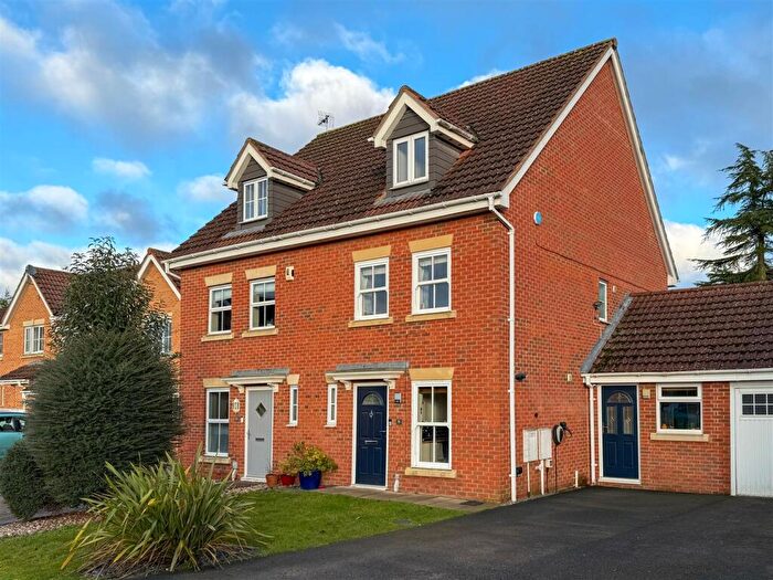 3 Bedroom Semi Detached House For Sale In Middlebrook Green, Market Harborough, LE16