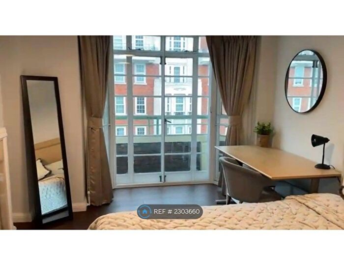 3 Bedroom Flat To Rent In Dorset House, London, NW1