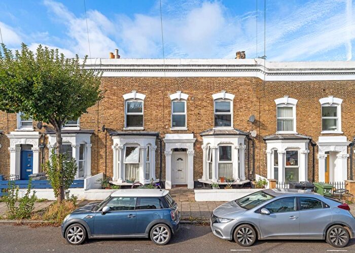 2 Bedroom Flat For Sale In Appach Road, SW2