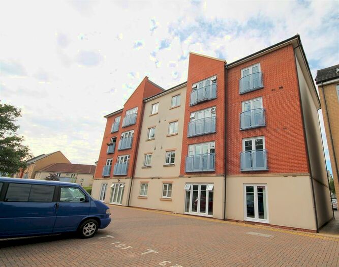 2 Bedroom Flat To Rent In Whistle Road, Mangotsfield, Bristol, BS16