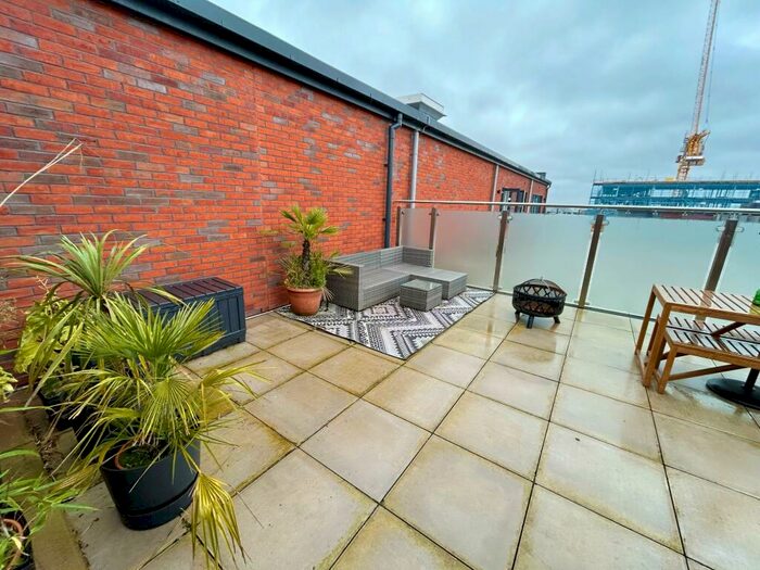 1 Bedroom Apartment To Rent In Digbeth Square, B12