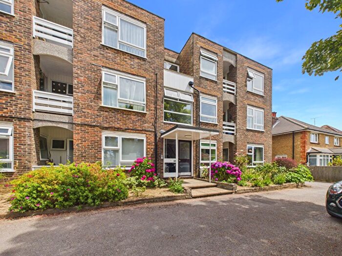 2 Bedroom Flat For Sale In Wimborne Court, Brooklyn Avenue, Worthing, BN11