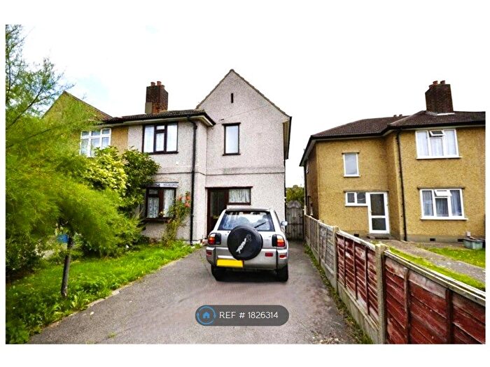 4 Bedroom Semi-Detached House To Rent In Crown Road, Ilford, IG6