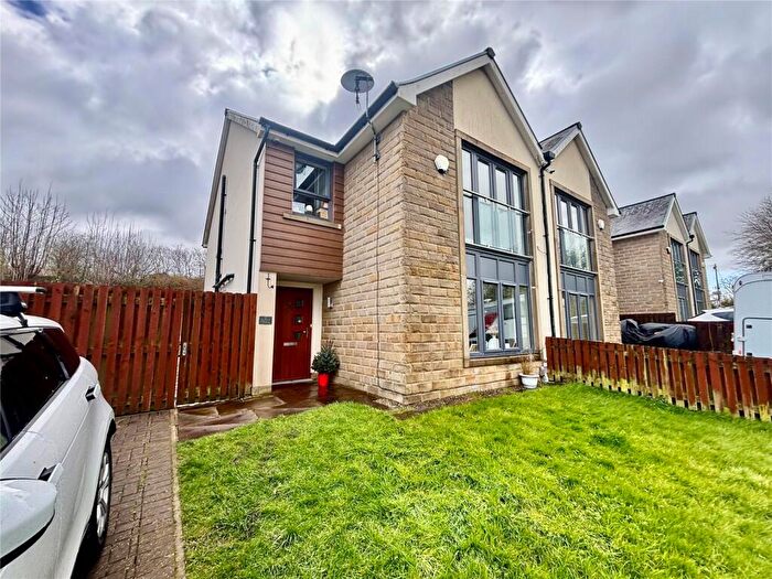 4 Bedroom Semi Detached House For Sale In Holden Road, Brierfield, Nelson, Lancashire, BB9