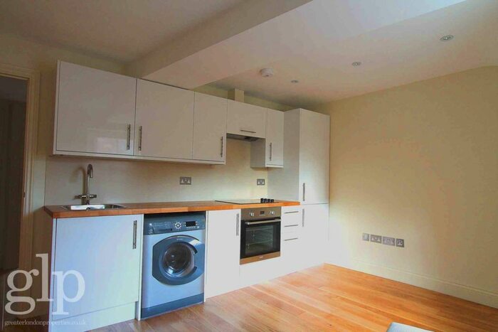 1 Bedroom Flat To Rent In Shaftesbury Avenue, Covent Garden, WC2H