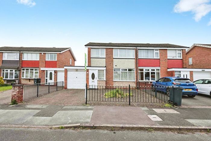 3 Bedroom Semi-Detached House For Sale In Croy Drive, Birmingham, B35