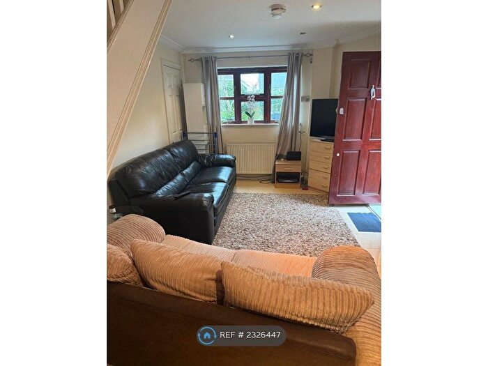 1 Bedroom Semi-Detached House To Rent In Barton Close, London, NW4