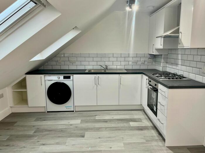 2 Bedroom Flat To Rent In Lady Margaret Road, Southall, UB1