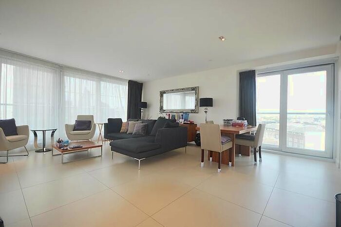 2 Bedroom Flat To Rent In Bezier Apartments, City Road, Old Street, London, EC1Y