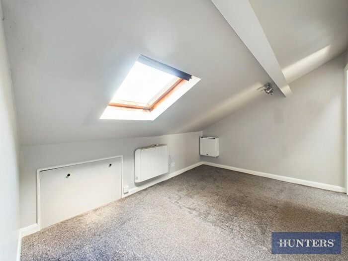 1 Bedroom Flat For Sale In Grosvenor Crescent, Scarborough, YO11