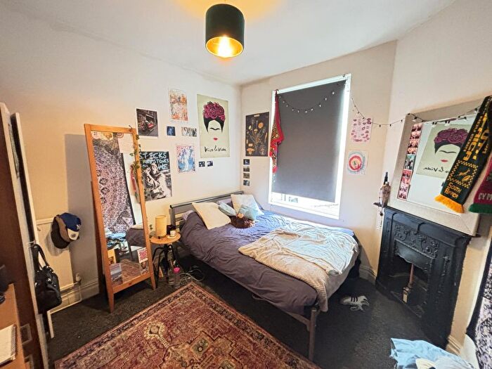 5 Bedroom Semi-Detached House To Rent In Richmond Mount, Leeds, LS6