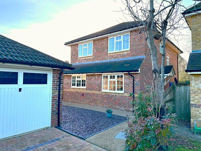 4 Bedroom Detached House For Sale In Lemon Grove, Whitehill, Hampshire, GU35