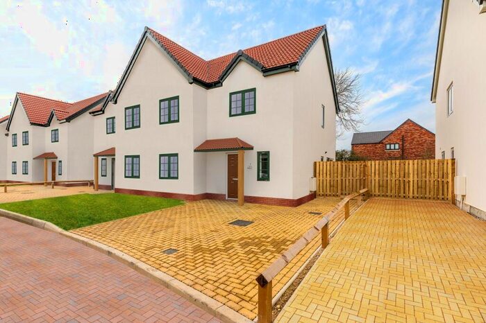 3 Bedroom Semi-Detached House For Sale In The Orchard, Sturton By Stow, LN1