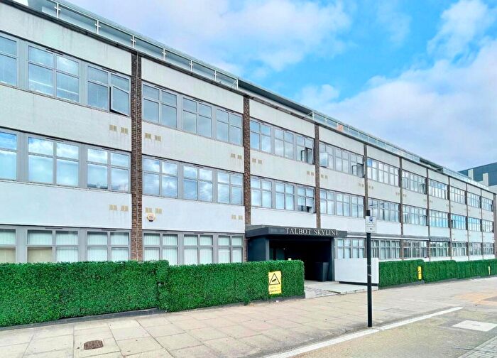 Studio For Sale In - Imperial Drive, Harrow, Middlesex, HA2