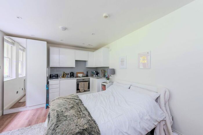 Studio To Rent In Vincent Square, Westminster, London SW1P