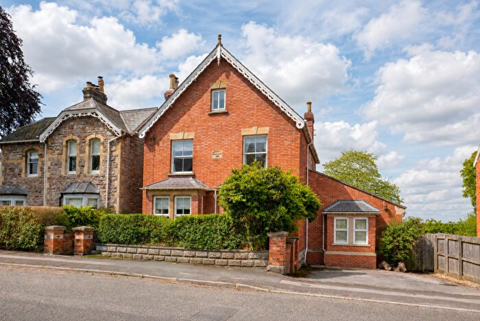 4 Bedroom Detached House For Sale In Period Family Home - Glastonbury, BA6