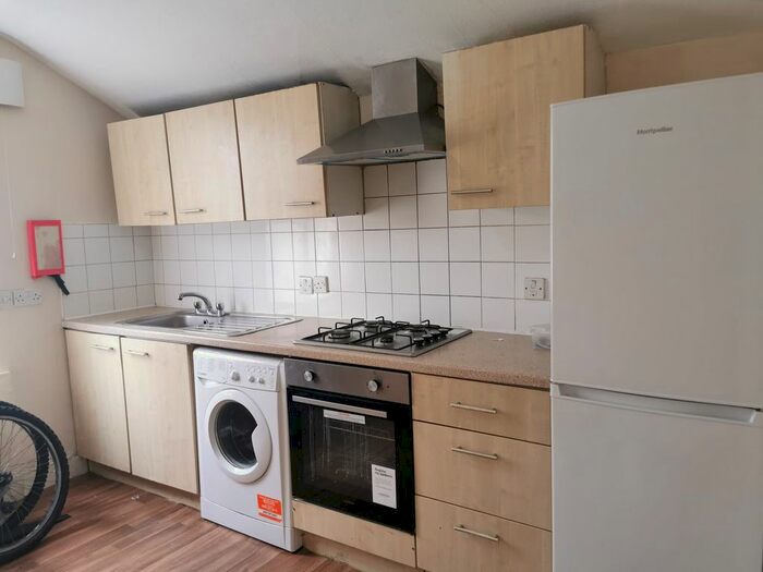 3 Bedroom Flat To Rent In Osborne Road, London E7