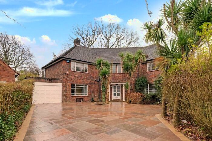5 Bedroom Terraced House To Rent In Carlyle Close, Hampstead Garden Suburb, London, N2