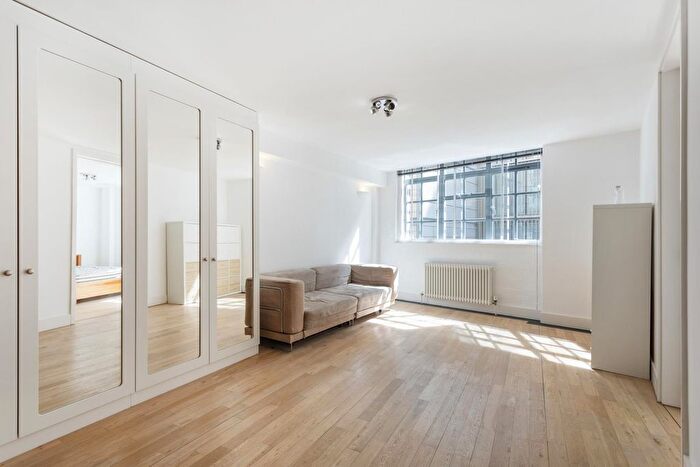 2 Bedroom Flat To Rent In New Globe Walk, SE1