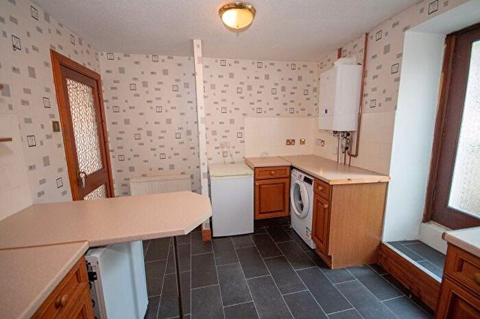 2 Bedroom Detached House For Sale In Carnock Road, Gowkhall, KY12