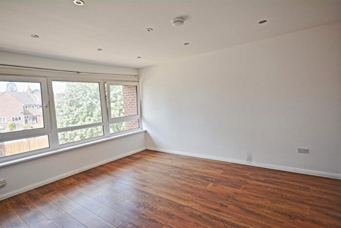 1 Bedroom Flat To Rent In Drayton Walk, Northampton, NN2