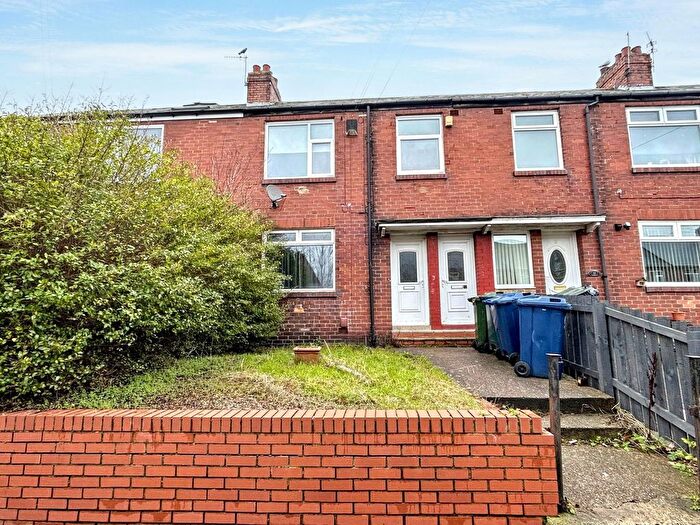 3 Bedroom Flat To Rent In Chatsworth Gardens, St. Anthonys, Newcastle Upon Tyne, NE6