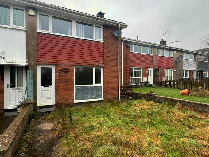 3 Bedroom Semi-Detached House To Rent In Heol Y Twyn, Pontlliw, Swansea, SA4
