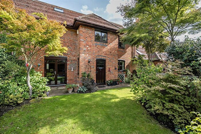 5 Bedroom Terraced House For Sale In Ambarrow Farm Courtyard, Ambarrow Lane Sandhurst, Berkshire, GU47