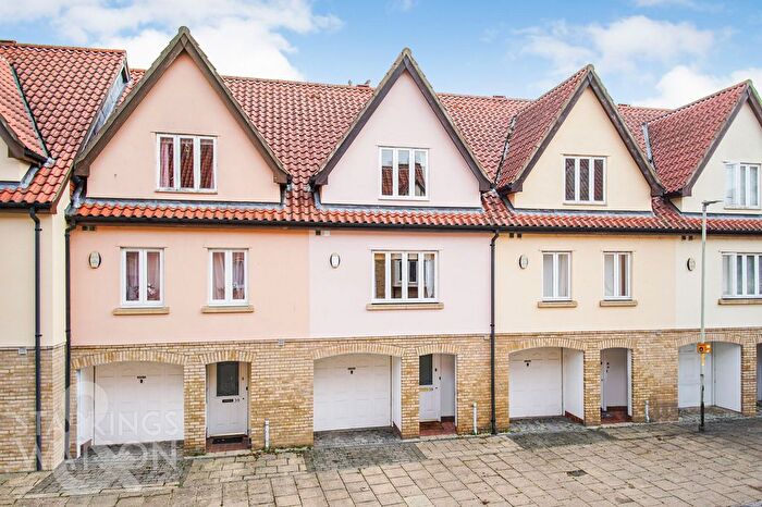 3 Bedroom Town House For Sale In Wherry Road, Norwich, NR1
