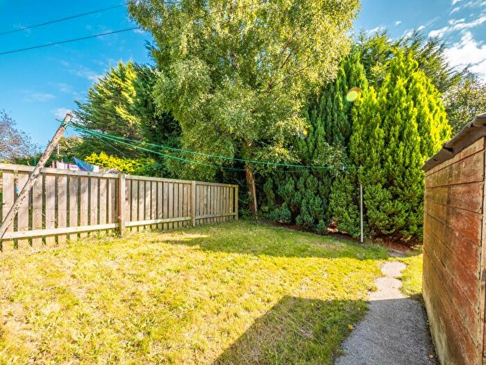 2 Bedroom Flat For Sale In Carrick Knowe Road, Edinburgh, EH12