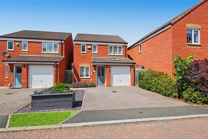 3 Bedroom Detached House For Sale In Centenary Way, Raunds, Wellingborough, NN9