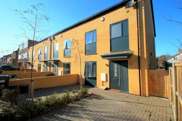 3 Bedroom Property To Rent In Birkbeck Road, Beckenham, BR3