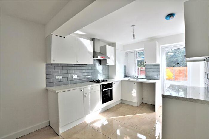 7 Bedroom Semi-Detached House To Rent In Rivulet Road, London, N17