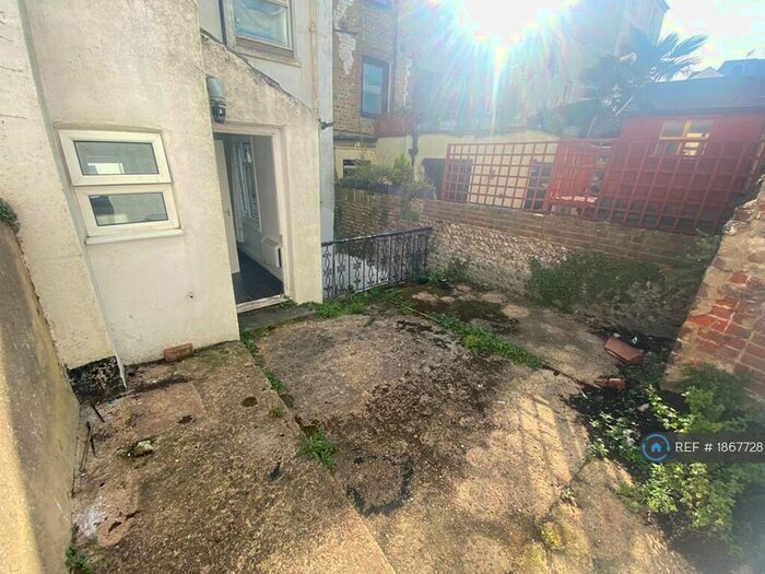 1 Bedroom Flat To Rent In Russell Square, Brighton, BN1