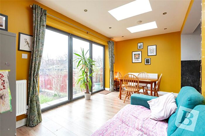 3 Bedroom Terraced House For Sale In Crescent Avenue, Hornchurch, RM12