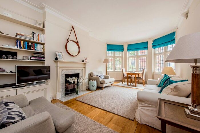2 Bedroom Flat To Rent In Drayton Gardens, London, SW10
