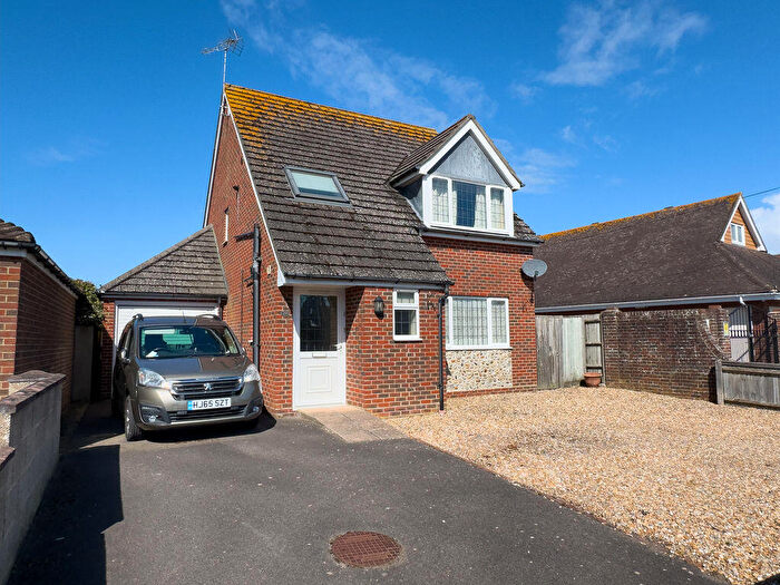 3 Bedroom Detached House For Sale In Flansham Lane, Felpham, PO22