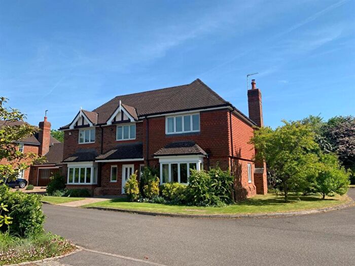5 Bedroom Detached House For Sale In Dorian Close, Tring, HP23