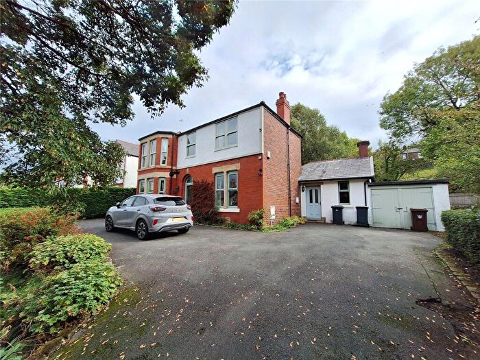 4 Bedroom Detached House To Rent In Whaley Bridge, High Peak, Derbyshire, SK23