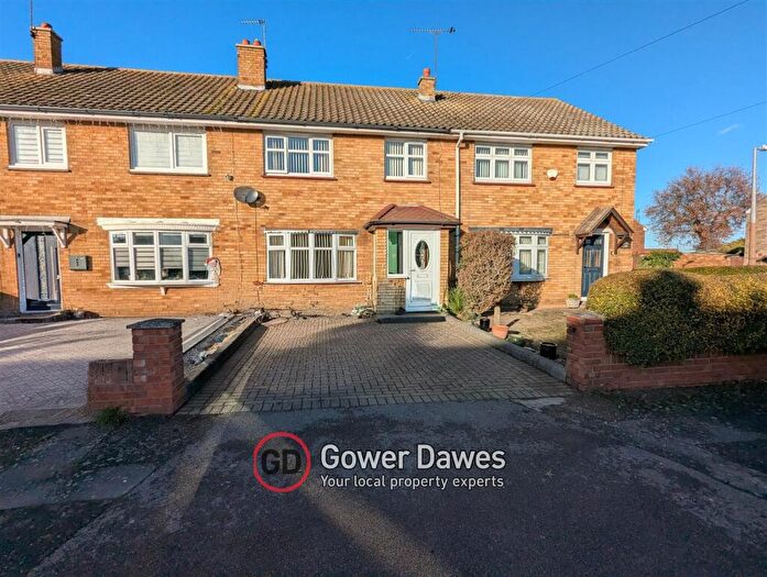 3 Bedroom Terraced House For Sale In Wickham Road, Chadwell St.Mary, RM16