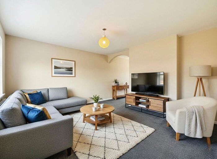 3 Bedroom Terraced House For Sale In Poplar Road, Croesyceiliog, Cwmbran, NP44